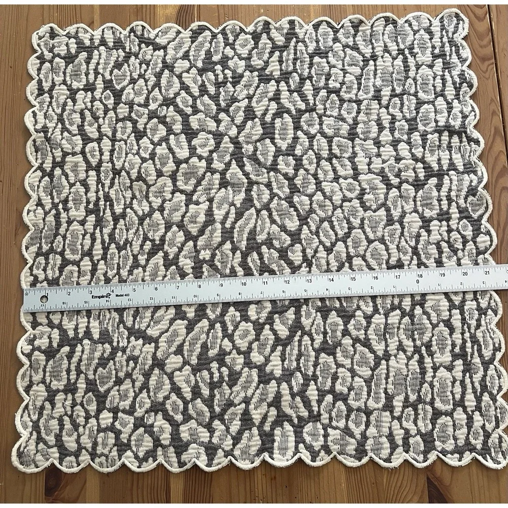 Reversible Gray Ivory Leopard Animal Print Table Topper Mat Scallop 20